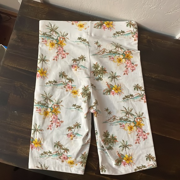 NWT Forever 21 tropical shorts - Picture 5 of 5